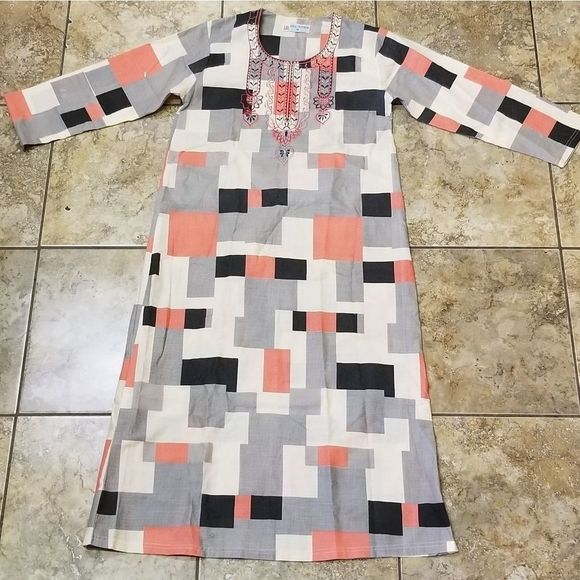 LD HIGH FASHION Dresses & Skirts - Beautiful Vintage Midi Dress